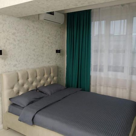 Apartamento Молодежный Almatý Exterior foto