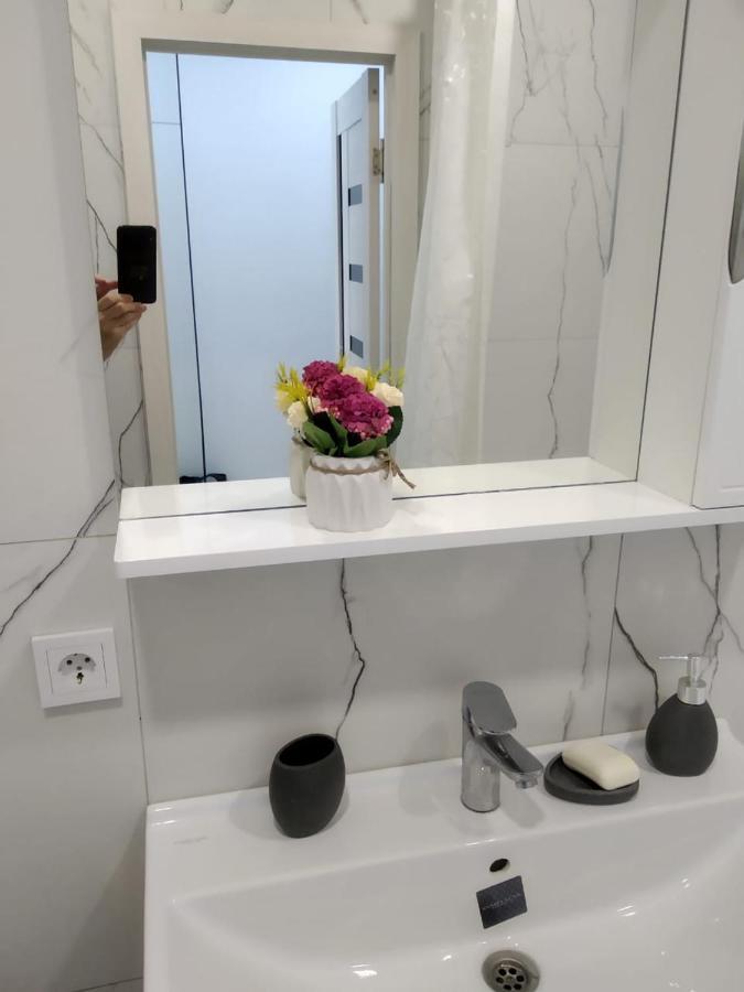 Apartamento Молодежный Almatý Exterior foto
