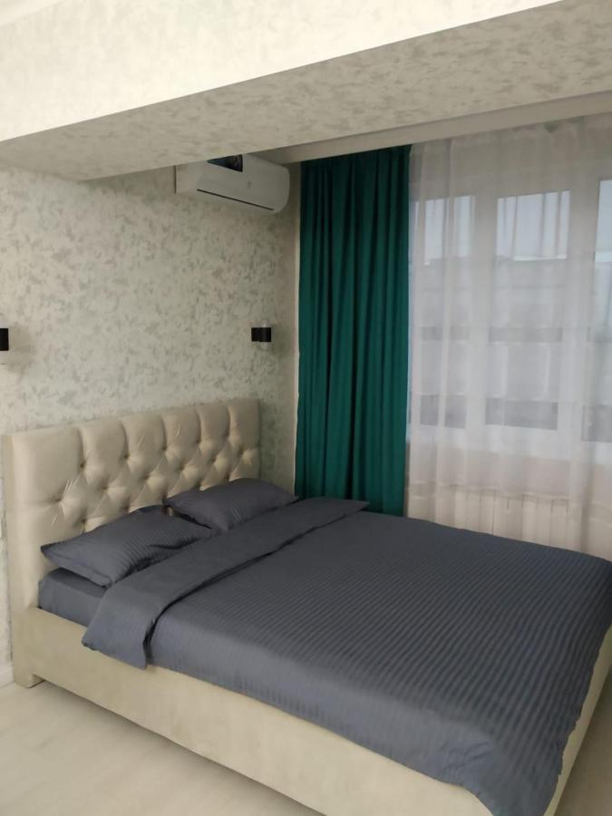 Apartamento Молодежный Almatý Exterior foto