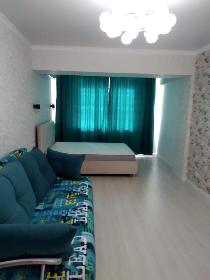 Apartamento Молодежный Almatý Exterior foto